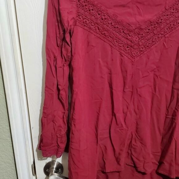 Crocheted lace cranberry ruffled‎ jasmine dress - Picture 3 of 8